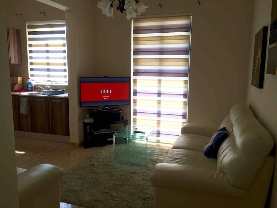 May Flower: Modern Flat Close To Airport/Bus Stops Tarxien Exterior photo